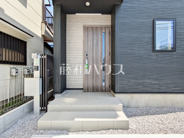 1号棟　玄関　【所沢市和ケ原３丁目】