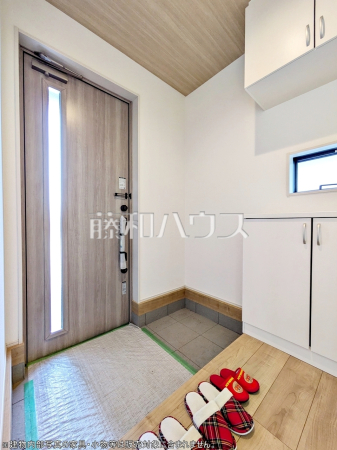 2号棟　玄関【所沢市和ケ原３丁目】