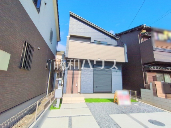 外観およびカースペース　【北名古屋市中之郷諏訪】