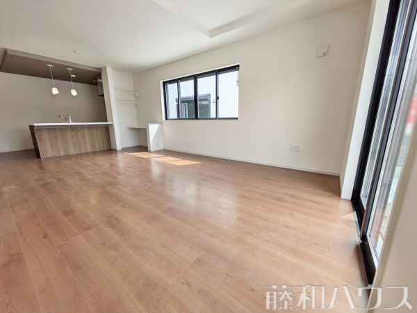 1号棟　リビング　【春日井市白山町６丁目】