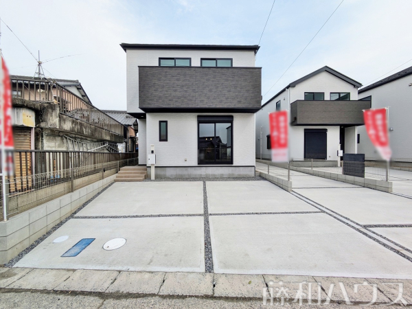 1号棟　外観およびカースペース　【春日井市白山町６丁目】