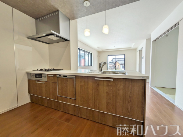 1号棟　キッチン　【春日井市白山町６丁目】