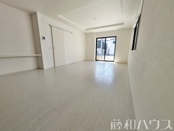 3号棟　リビング　【春日井市白山町６丁目】