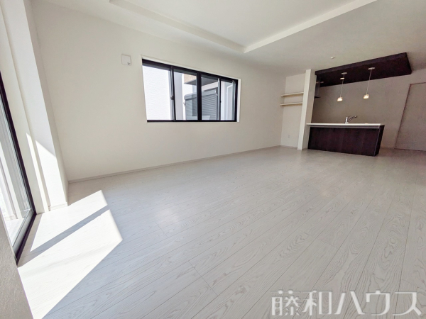 3号棟　リビング　【春日井市白山町６丁目】