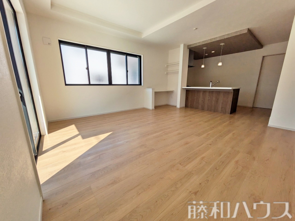 5号棟　リビング　【春日井市白山町６丁目】
