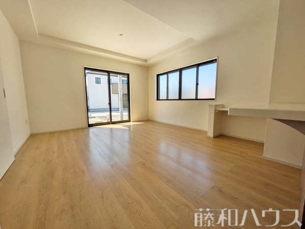 5号棟　リビング　【春日井市白山町６丁目】