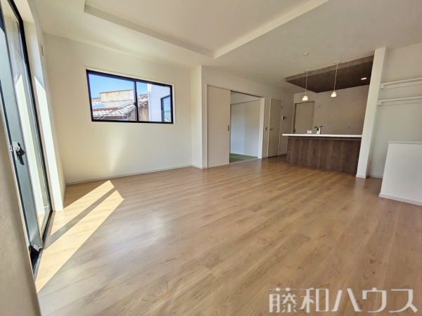 7号棟　リビング　【春日井市白山町６丁目】