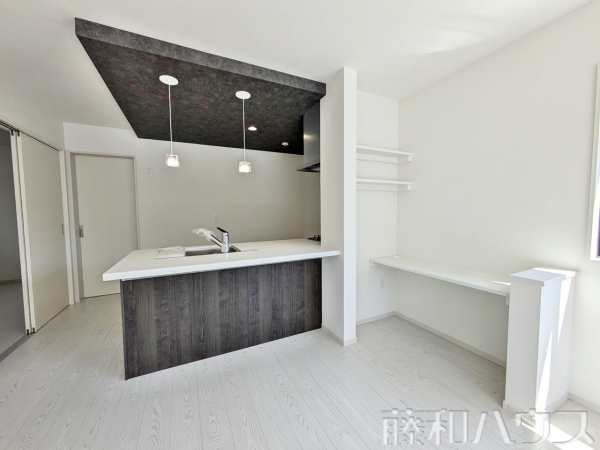 6号棟　リビング　【春日井市白山町６丁目】