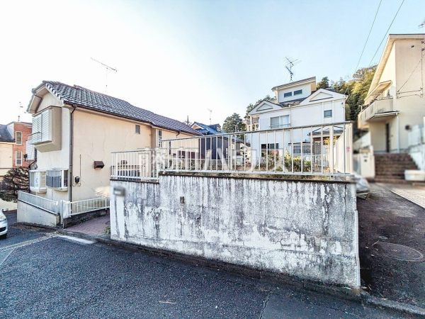 現地写真　【武蔵村山市中藤３丁目】見学はしたいけど、なかなか時間が取れない・・・そんな方に出勤前や仕事終わりにマイホームを見学できるサポートをいたします。
