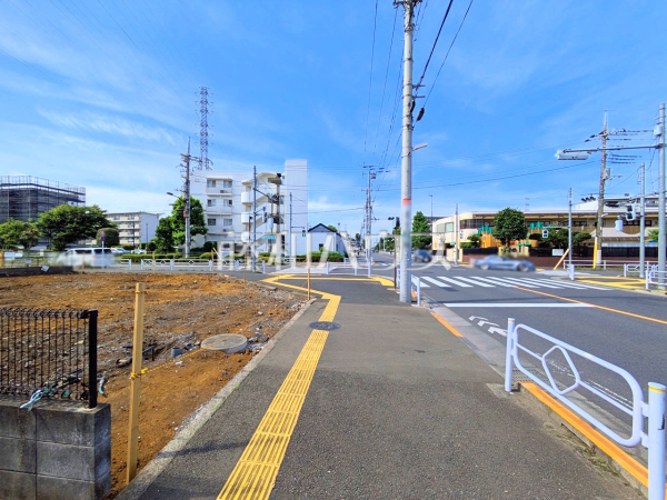 接道状況および現場風景　【立川市若葉町３丁目】 物件の事、諸費用の事など、小さな疑問も担当までお気軽にご連絡・ご相談下さい。 