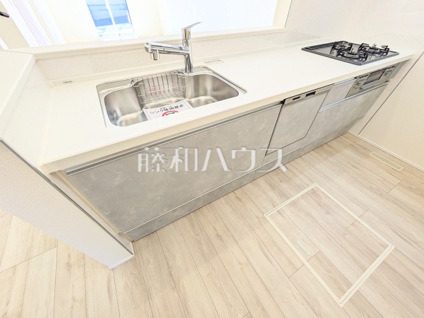 1号棟　ご家族団らんの対面式キッチン　【八王子市楢原町】