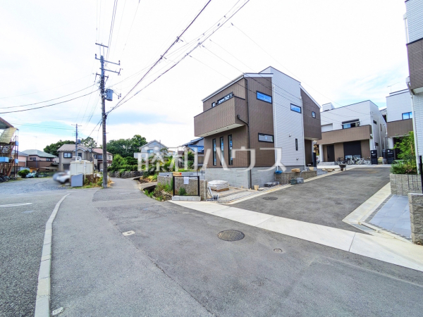 接道状況および現場風景　【八王子市館町】地域密着の当社へ是非お問合せ下さい。
