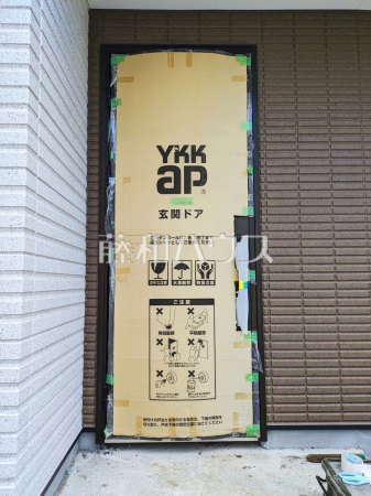 玄関　【八王子市館町】ここに住む方を想像して、着々と建築しております！