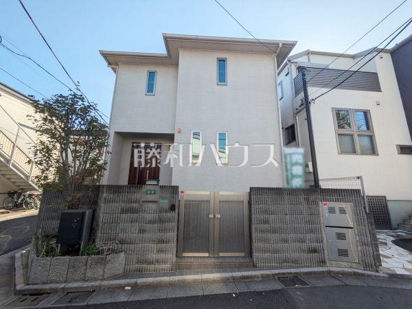 住まいの事なら地元で豊富な実績を誇る、当社へお任せ下さい！　【練馬区向山３丁目】