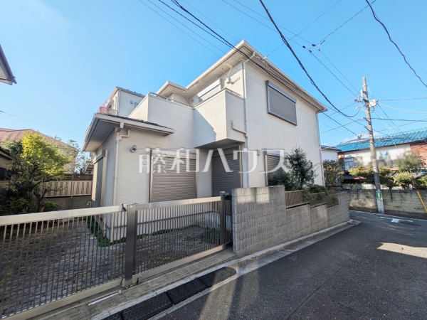 一戸建ての多いエリアのため、静かで落ち着いた雰囲気の街並みです。　【練馬区向山３丁目】