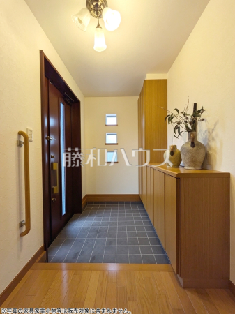 玄関ホール　【練馬区向山３丁目】