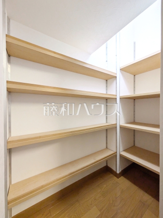パントリー　【練馬区向山３丁目】