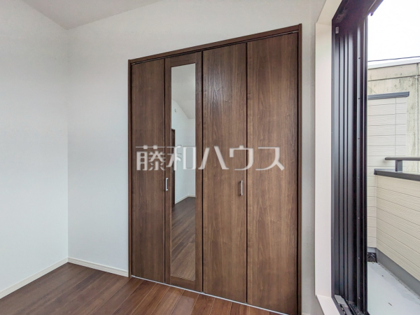 3号棟　居室ミラー付き収納　【国立市中２丁目】