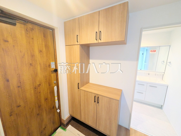玄関　【八王子市大和田町１丁目】