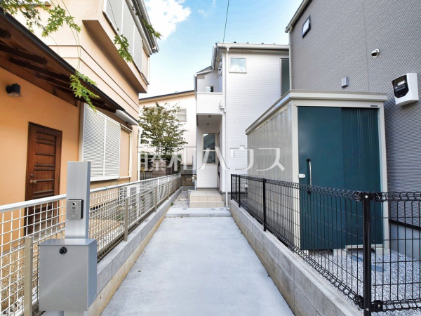 外観　 生活に溶け込むシンプルなデザインの外観が魅力の新邸です。 【立川市若葉町２丁目】