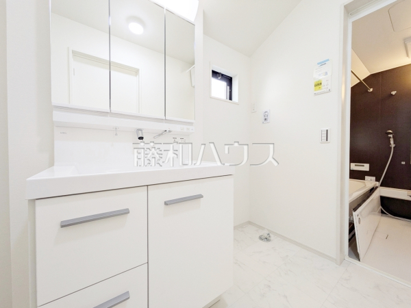 洗面室　【練馬区大泉町５丁目】