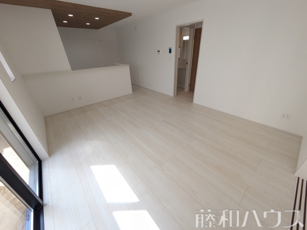 2号棟　リビング　【西春日井郡豊山町大字豊場字神戸】