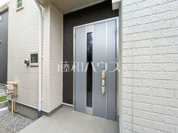 2号棟　玄関　【新座市野寺２丁目】