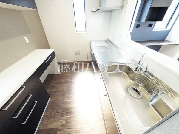 A号棟　お料理上手な方が、独壇場で料理の腕前を披露できる対面キッチンです。　【西東京市南町５丁目】