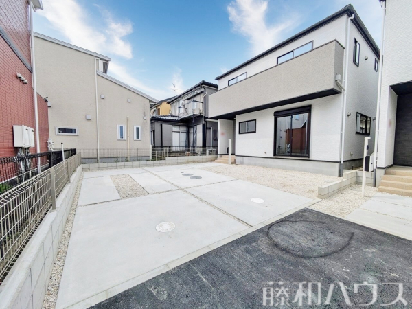 1号棟　外観およびカースペース　【岩倉市曽野町花ノ木】