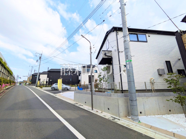 接道状況および現場風景(2号棟付近)　【練馬区西大泉４丁目】