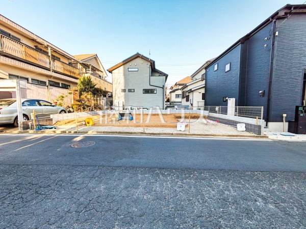 現地写真　【新座市野寺２丁目】 お住まい探しは、家の良し悪しだけでなく周辺環境も重要なポイントです。ぜひ一度お客様の目でご覧ください。 