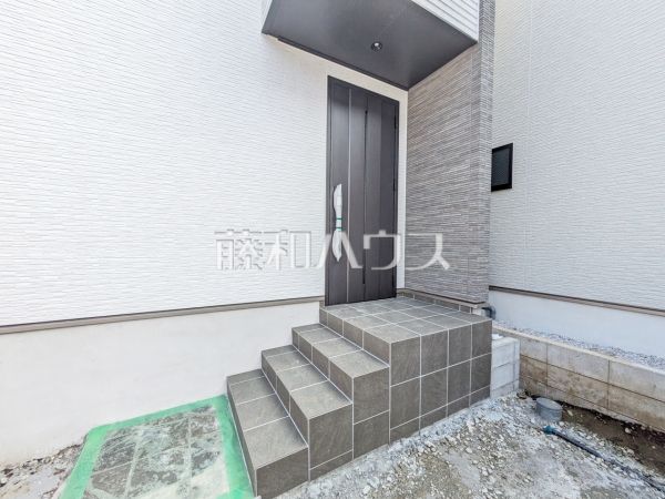 2号棟　玄関　【練馬区三原台１丁目】
