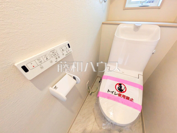 4号棟　トイレ　【日野市新井１丁目】