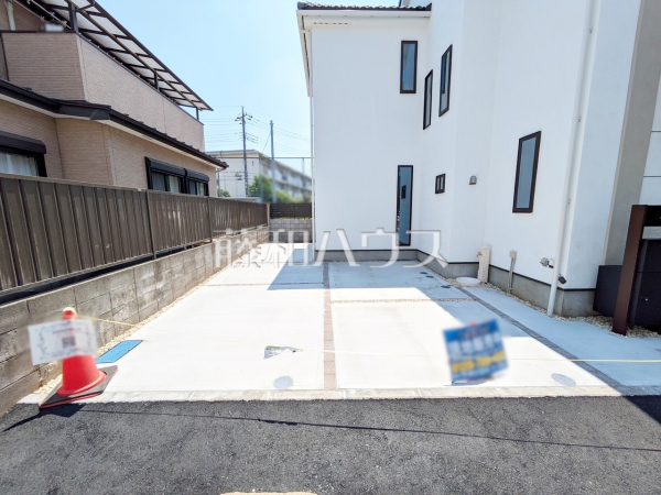 ≪カースペース≫来客時や駐輪スペースとしても利用可能なカースペース2台可（車種による）　　【府中市天神町２丁目】
