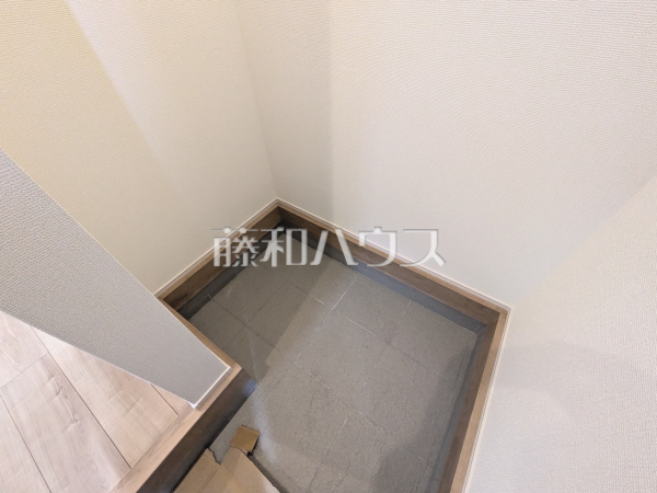 シューズクローク　【所沢市東狭山ケ丘３丁目】