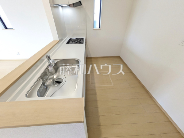 B号棟　キッチン　【東村山市青葉町１丁目】