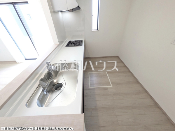 E号棟　キッチン　【東村山市青葉町１丁目】