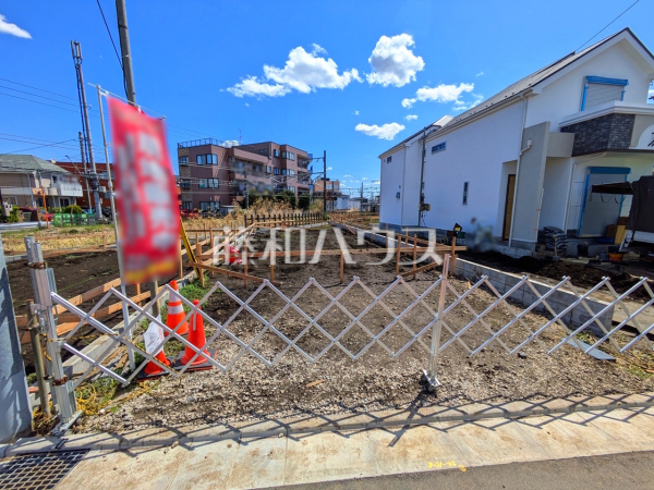 ≪2号棟　現地写真≫パントリやシューズインクロークなど収納重視の間取りです。【府中市西府町１丁目】