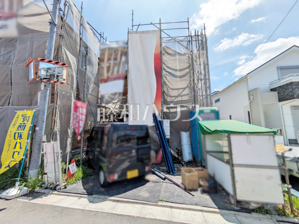≪2号棟　現地写真≫パントリやシューズインクロークなど収納重視の間取りです。【府中市西府町１丁目】