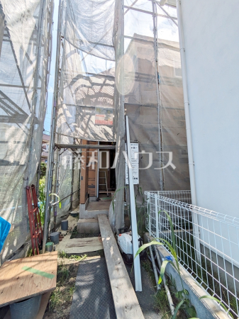 ≪3号棟　外観≫2部屋にウォークインクローゼットを設けました。ご家族それぞれの荷物をたっぷり収納できるため便利ですね。【府中市西府町１丁目】