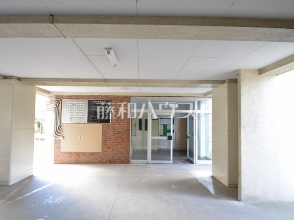 エントランス　【府中住吉町住宅　2号棟】