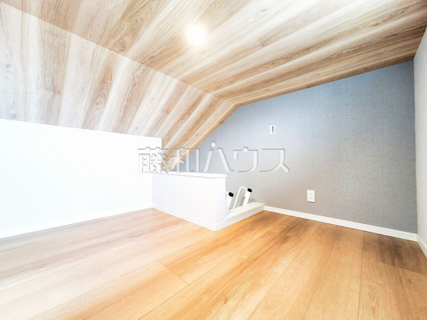 小屋裏収納【東久留米市滝山４丁目】