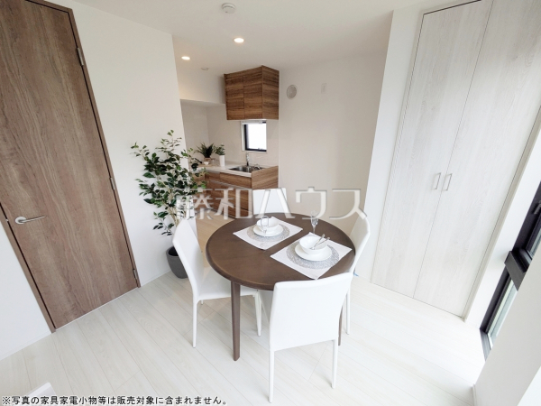 リビング　【練馬区北町８丁目】