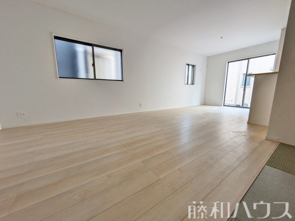 1号棟　リビング　【春日井市柏原町１丁目】
