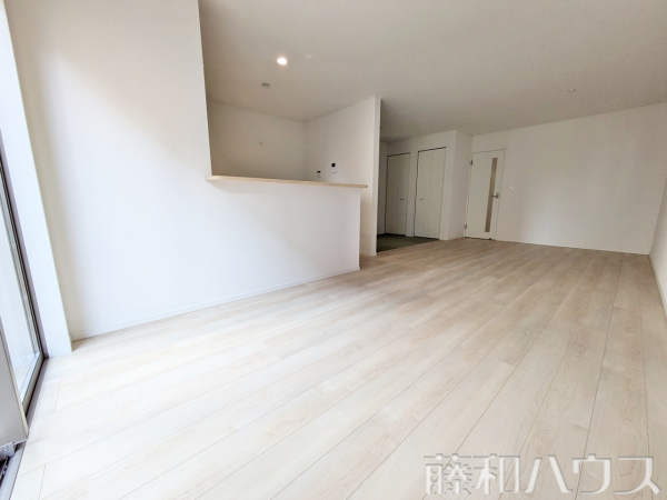 1号棟　リビング　【春日井市柏原町１丁目】