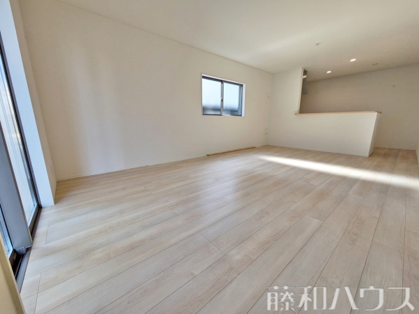 4号棟　リビング　【春日井市柏原町１丁目】