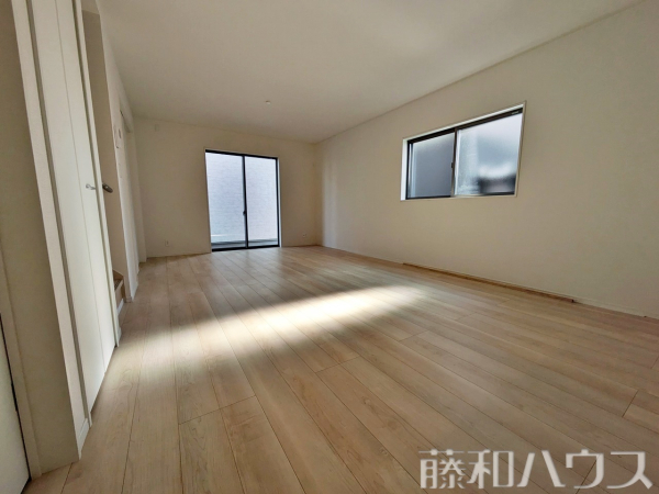 4号棟　リビング　【春日井市柏原町１丁目】