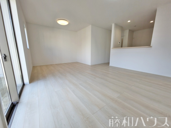 5号棟　リビング　【春日井市柏原町１丁目】