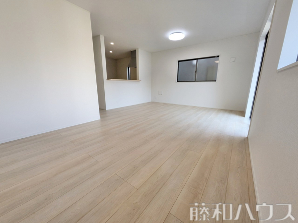 5号棟　リビング　【春日井市柏原町１丁目】