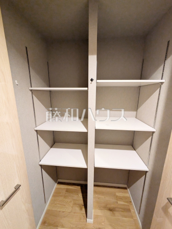 収納　【マートルコートつつじヶ丘】